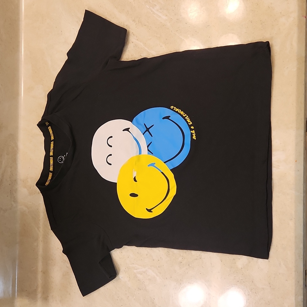 NWOT ❗️ Smiley World black cotton t-shirt size 7 boys